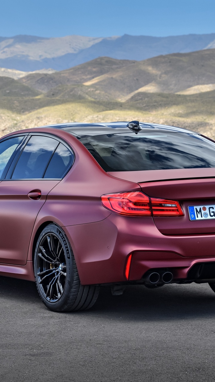 Обои БМВ М5 2018, bmw, БМВ М5, седан, авто в разрешении 720x1280