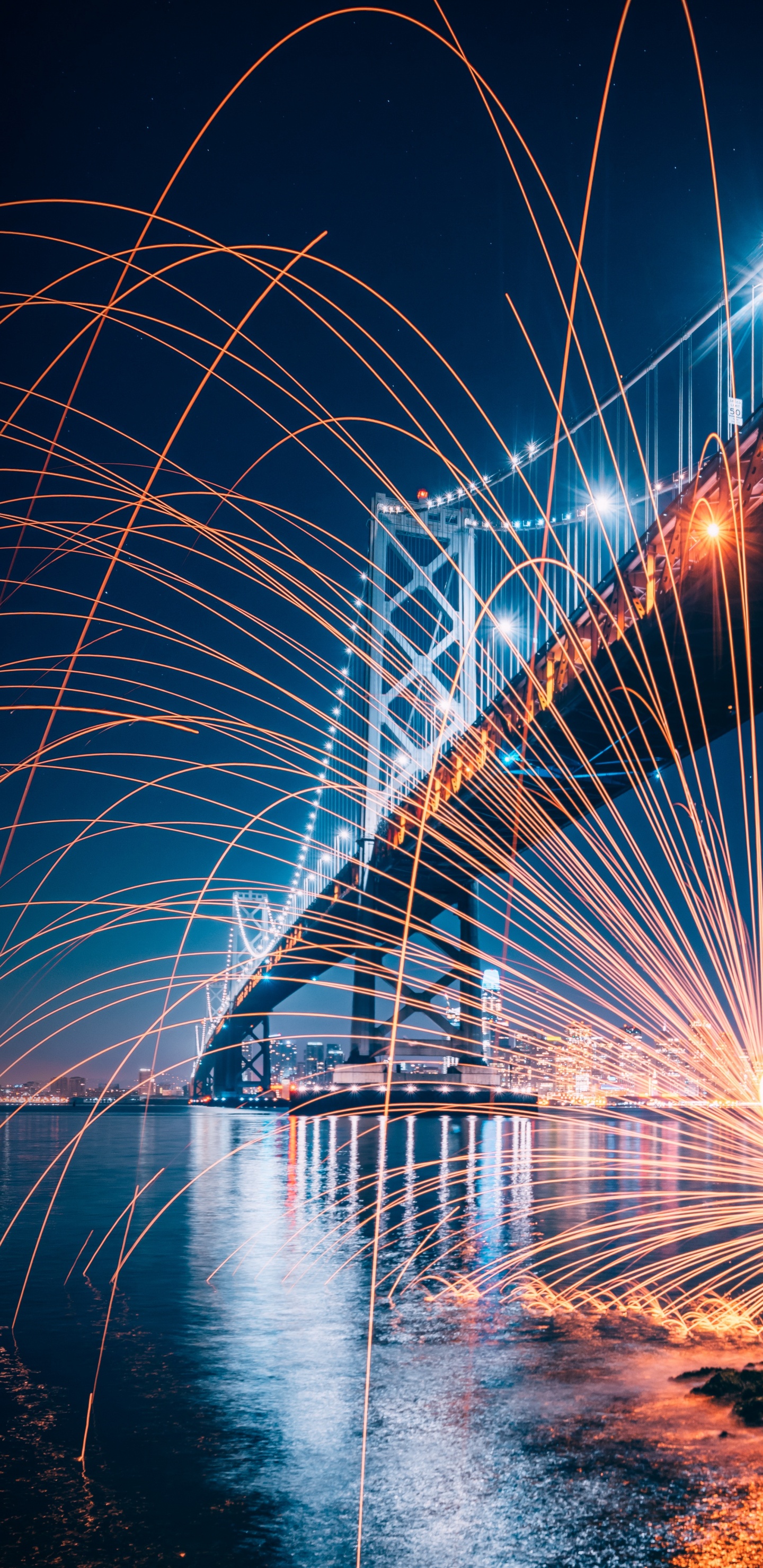 Обои арт, вода, свет, электричество, уличный фонарь в разрешении 1440x2960