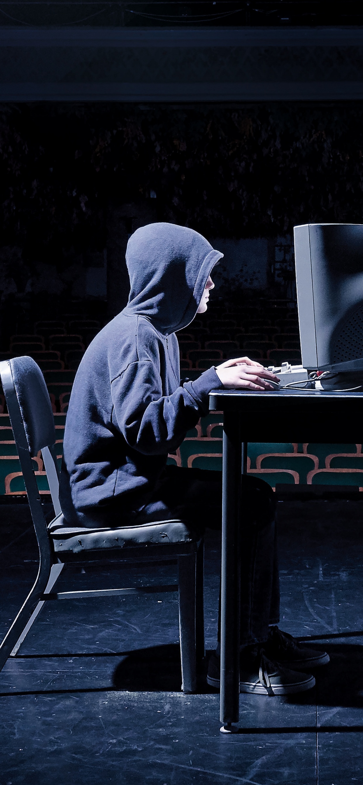 Обои хакер, черный, свет, темнота, этап в разрешении 1242x2688