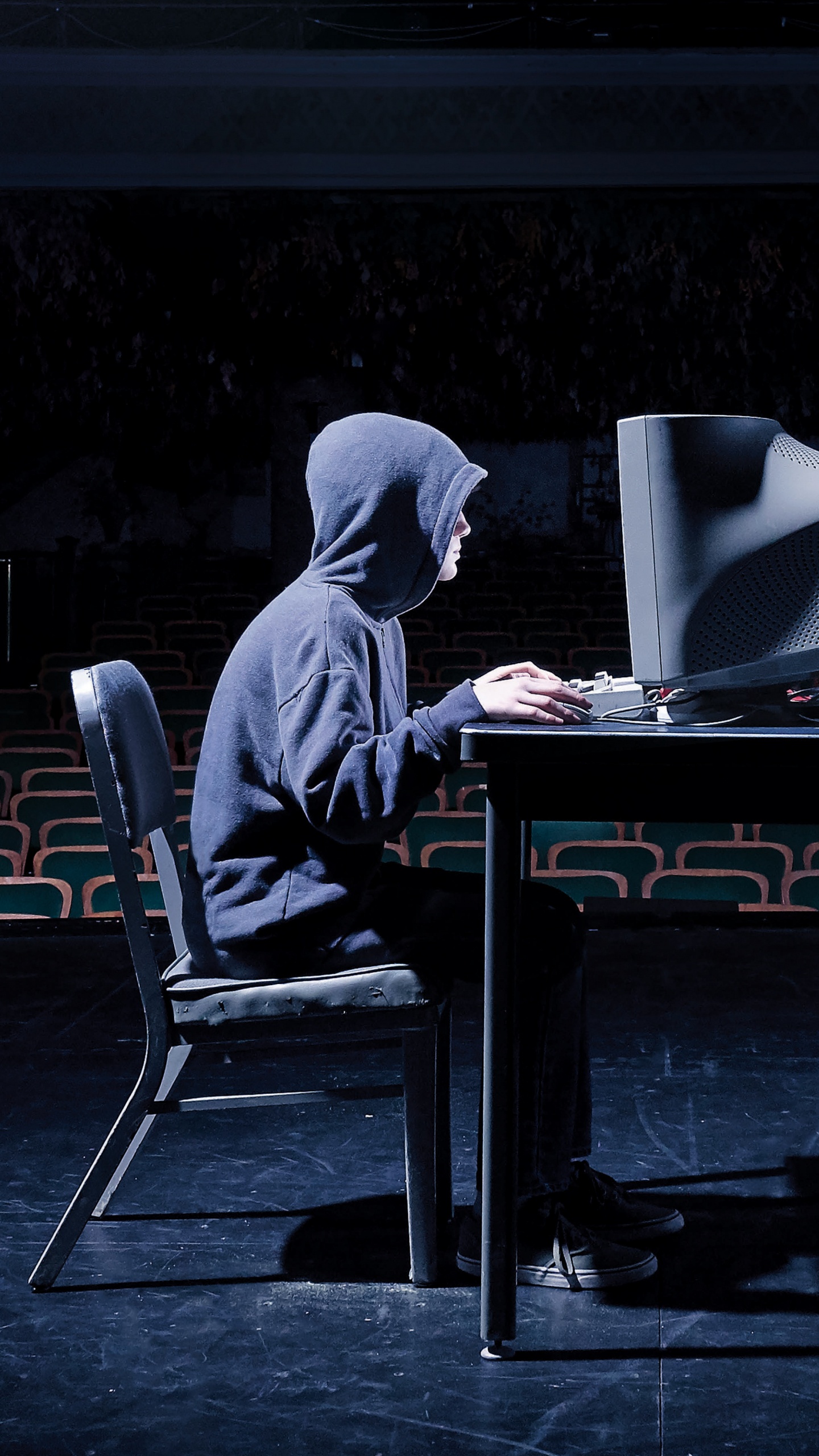 Обои хакер, черный, свет, темнота, этап в разрешении 1440x2560