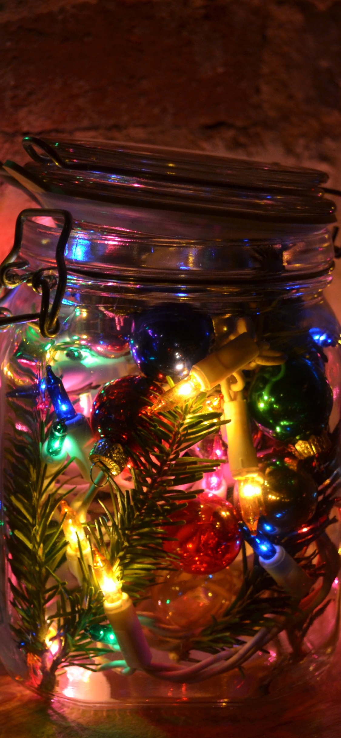 Обои Рождественский день, свет, Рождественские огни, освещение, Рождественские украшения в разрешении 1125x2436