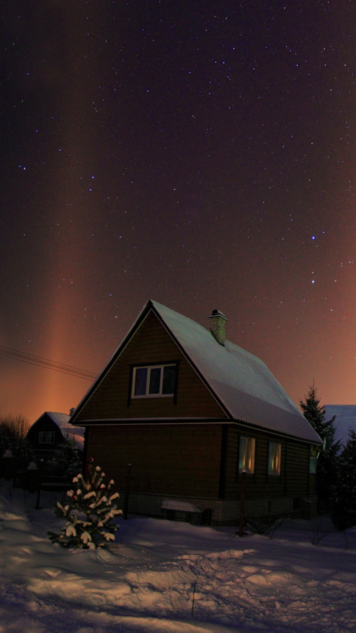 Обои свет, освещение, Аврора, ночь, дерево в разрешении 720x1280