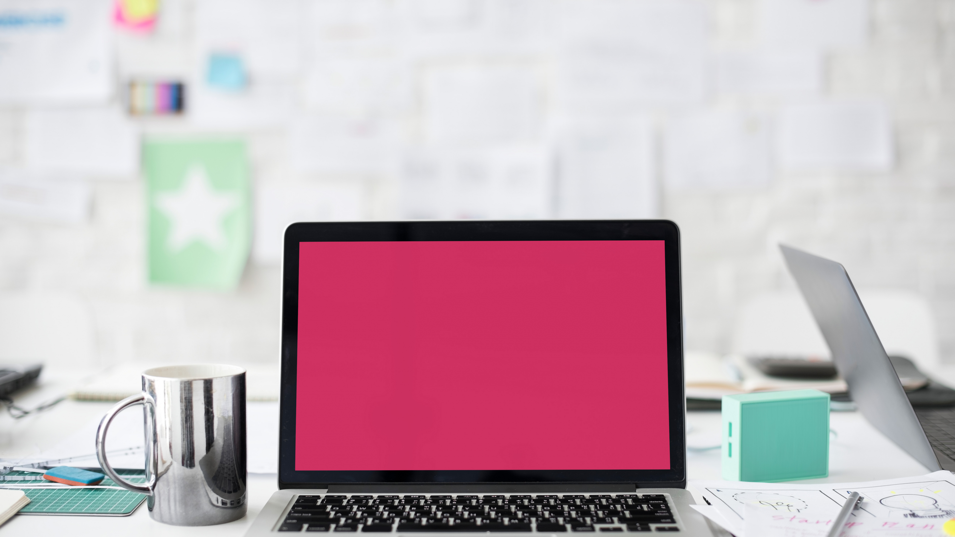 Обои электронное устройство, технологии, розовый, нетбук, пробел в разрешении 3840x2160