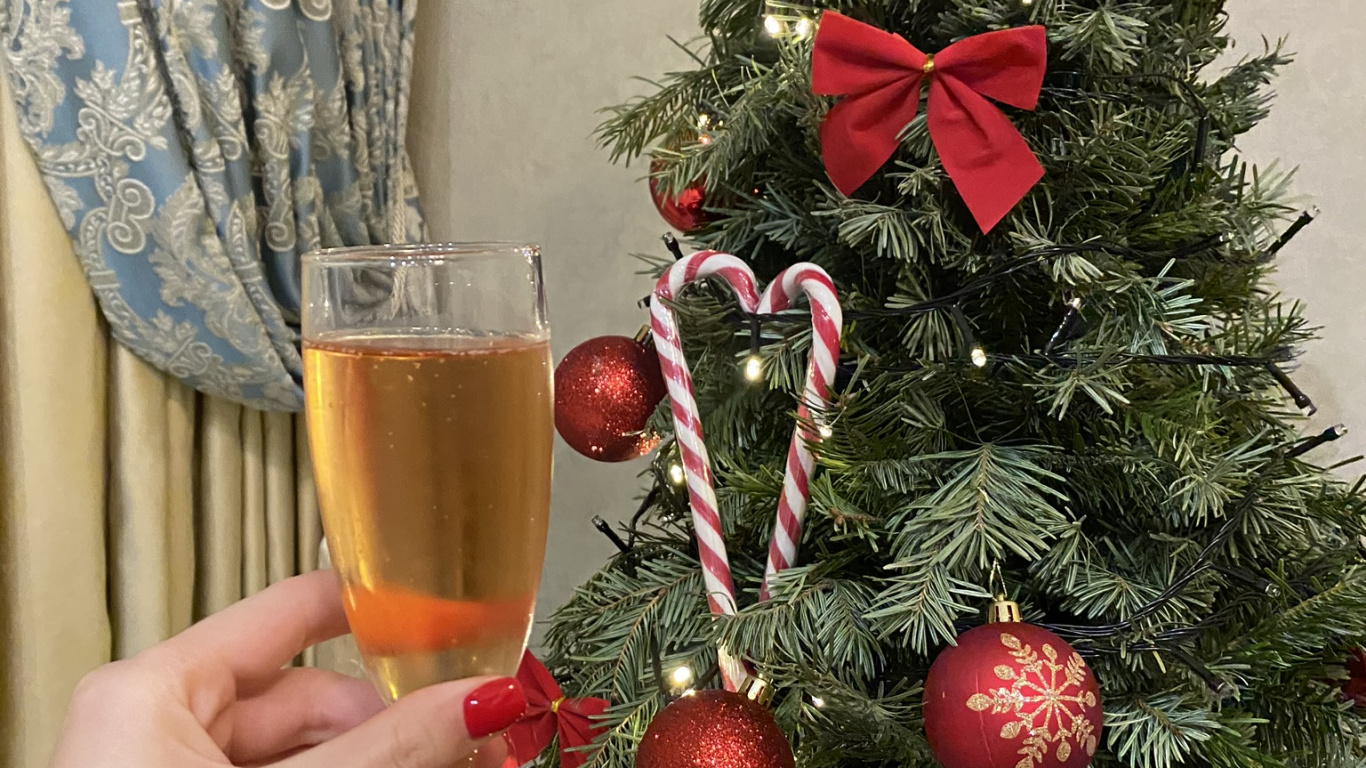 Обои рождественский орнамент, Рождественский день, елка, дерево, событие в разрешении 1366x768