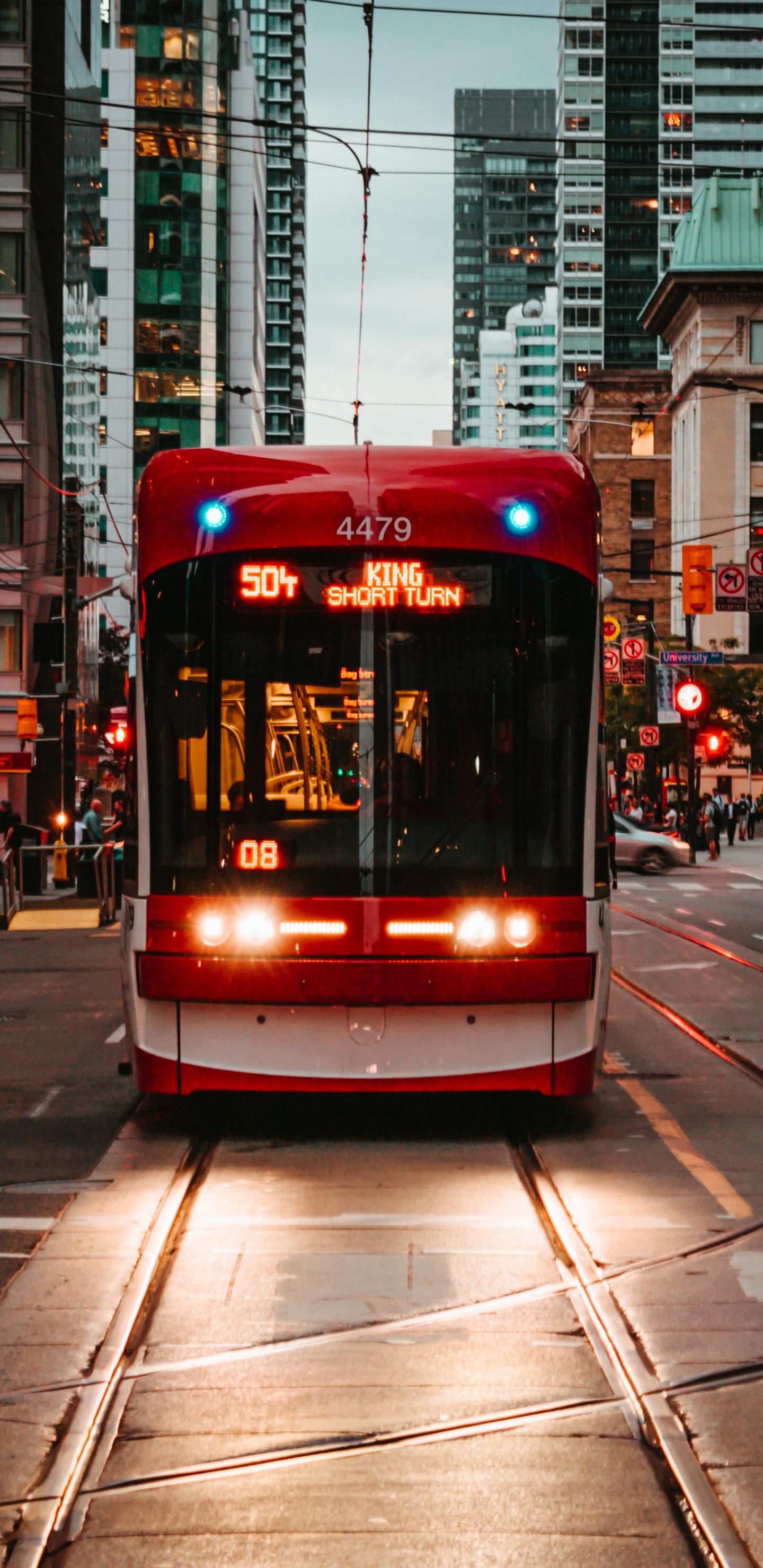 Обои тележка, транспорт, метрополия, городской район, общественный транспорт в разрешении 1440x2960