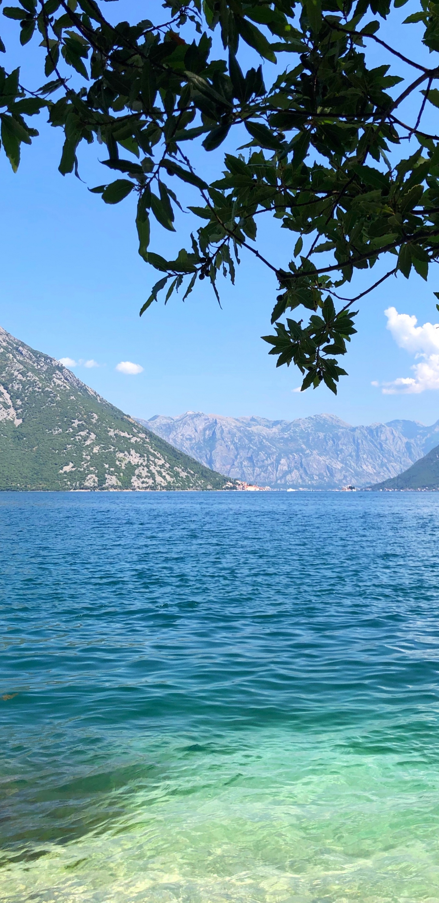 Обои природа, пейзажи гор, горный хребет, фьорд, гидроресурсы в разрешении 1440x2960