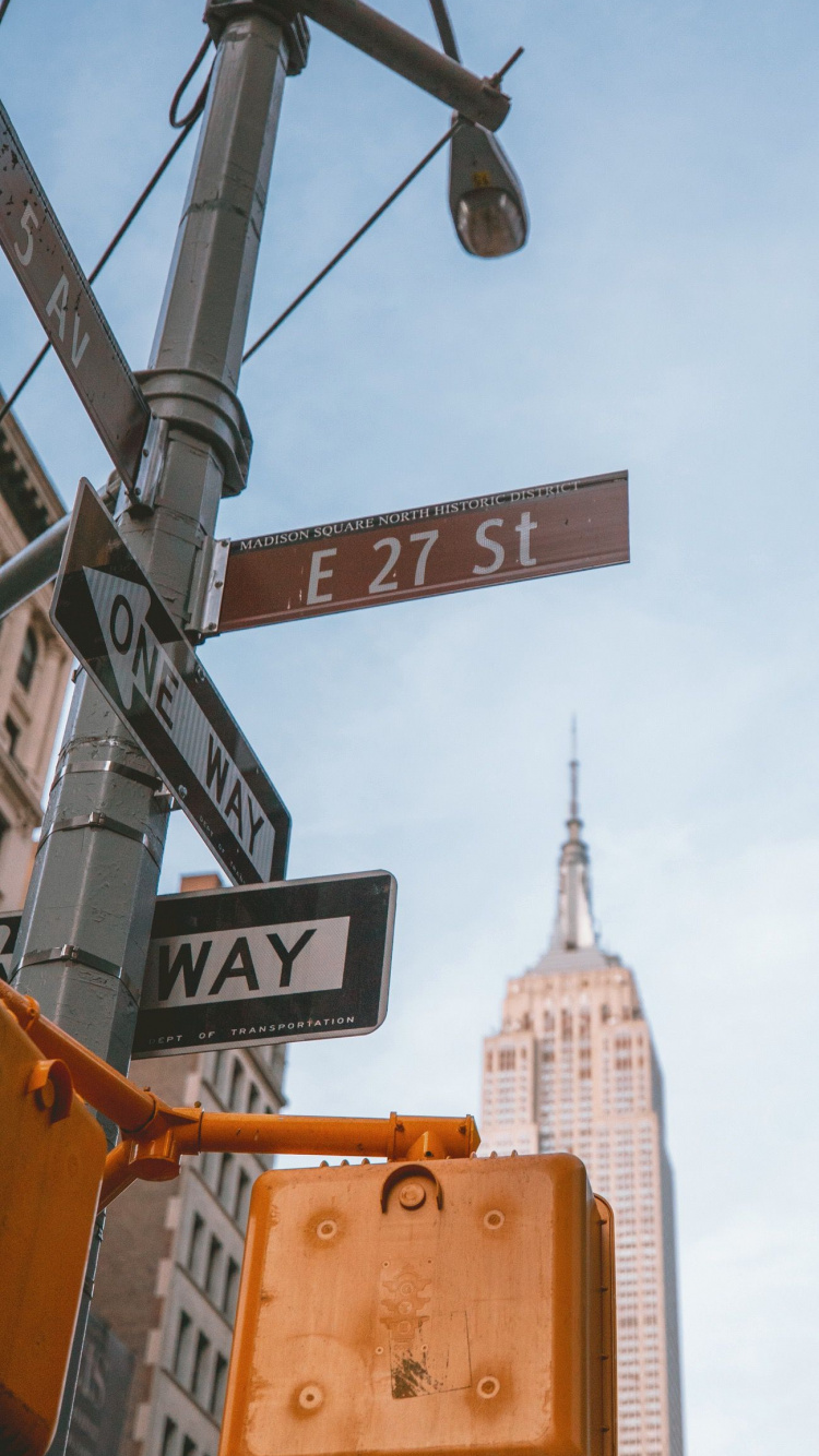 Обои Эмпайр Стейт Билдинг, Крайслер-Билдинг, здание, Нижний Манхэттен, дневное время в разрешении 750x1334