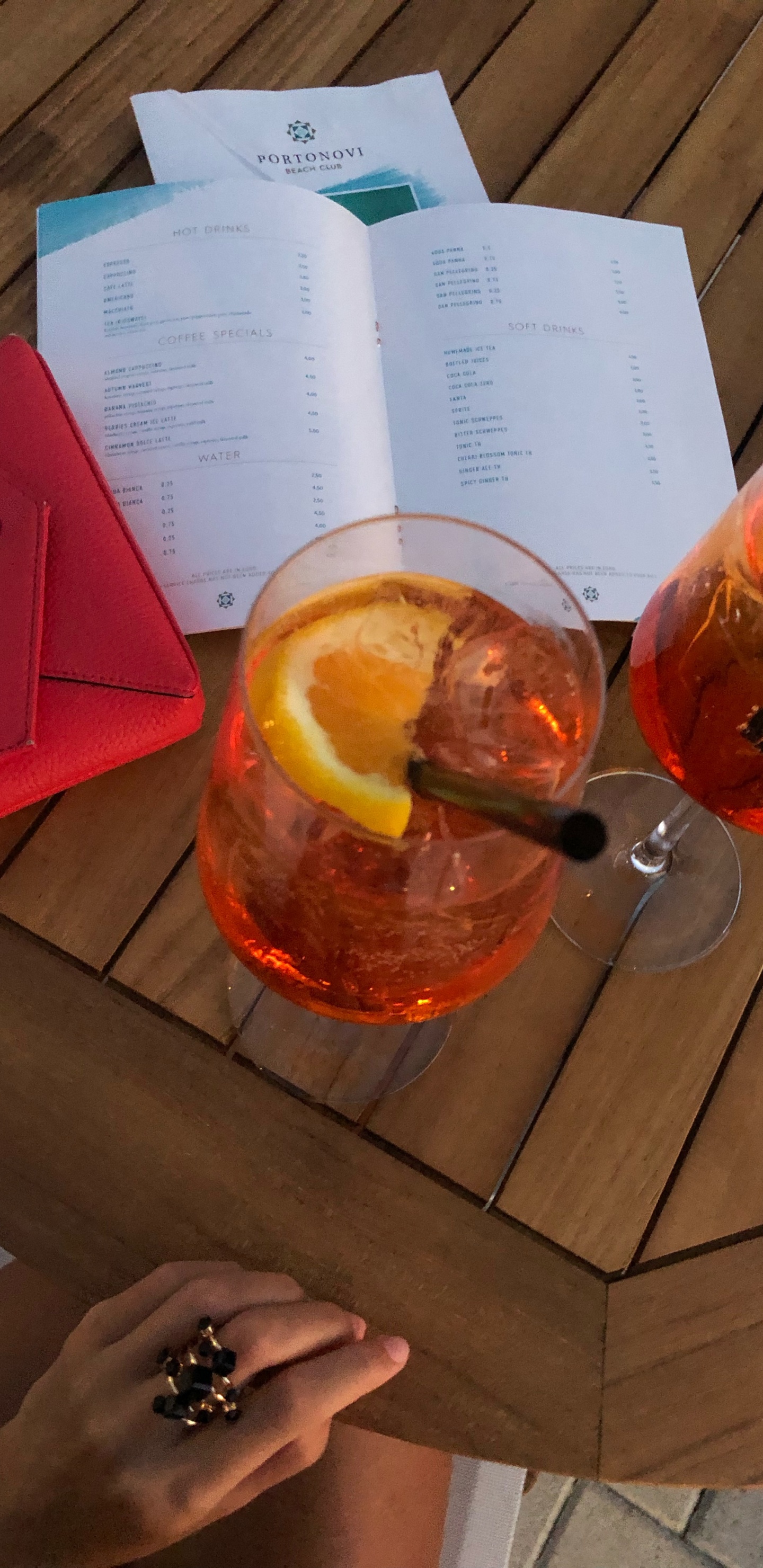 Обои напиток, алкоголь, жидкость, крепкий спиртной напиток, Янтарь в разрешении 1440x2960