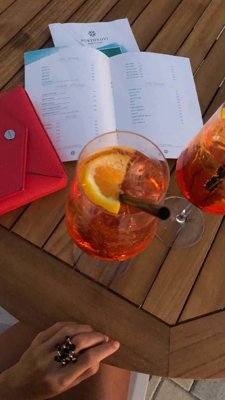 Обои напиток, алкоголь, жидкость, крепкий спиртной напиток, Янтарь в разрешении 720x1280