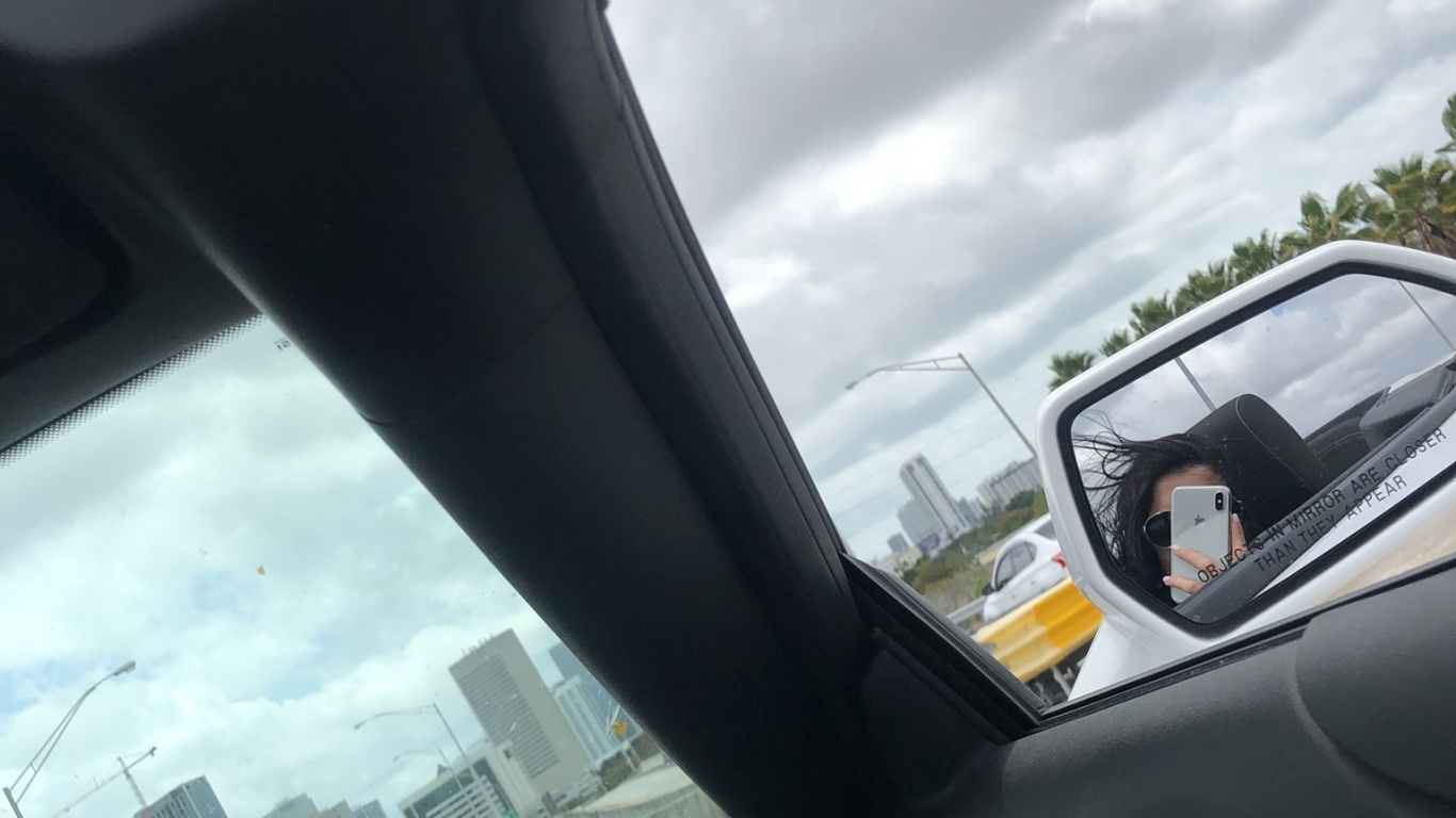 Обои ветровое стекло, Король, компактный автомобиль, автомобиль среднего размера, автомобильное зеркало в разрешении 1366x768