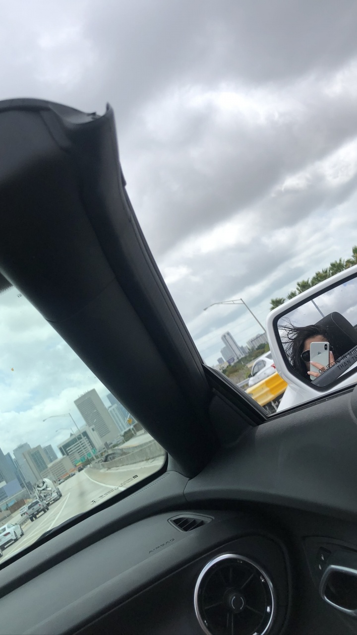 Обои ветровое стекло, Король, компактный автомобиль, автомобиль среднего размера, автомобильное зеркало в разрешении 720x1280