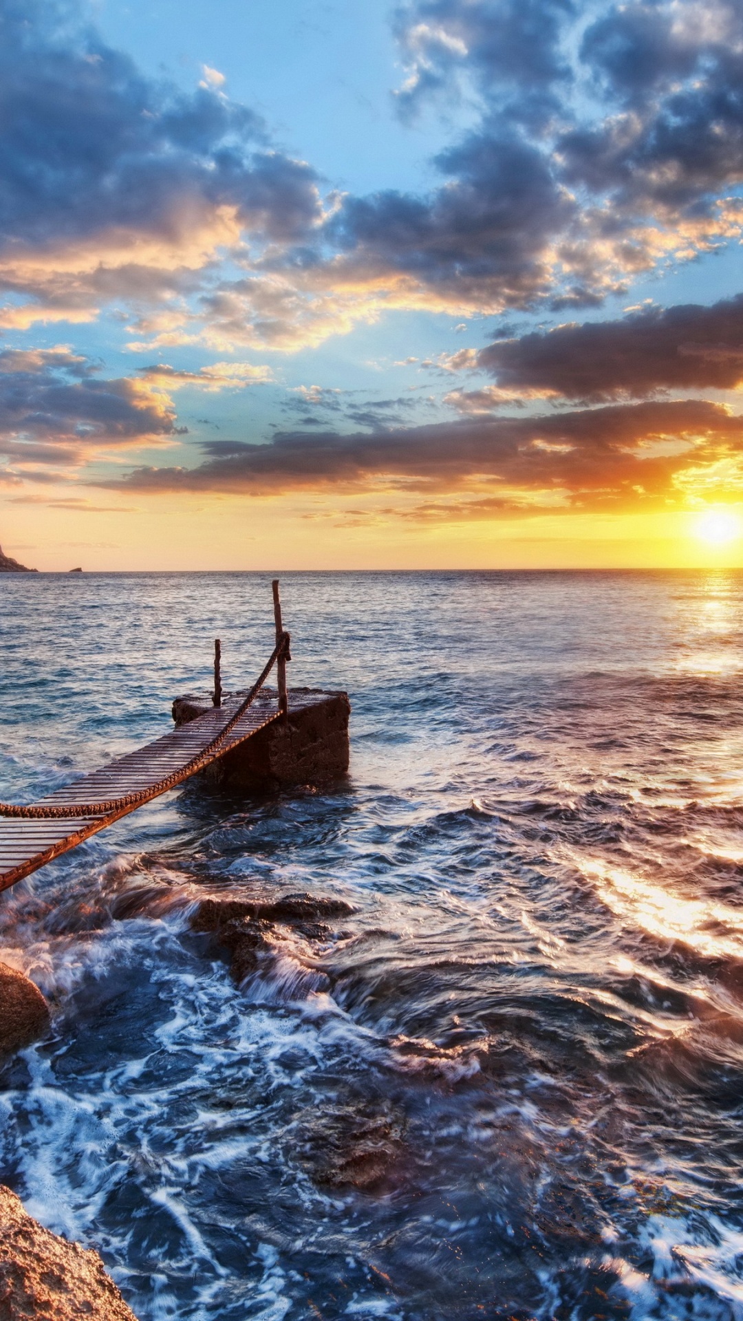 Обои облако, вода, синий, послесвечение, лазурный в разрешении 1080x1920