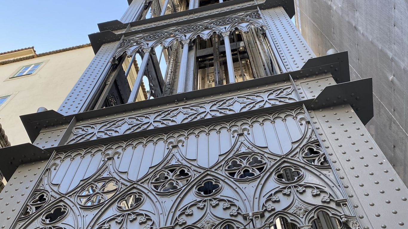 Обои ориентир, природа, синий, архитектура, освещение в разрешении 1366x768