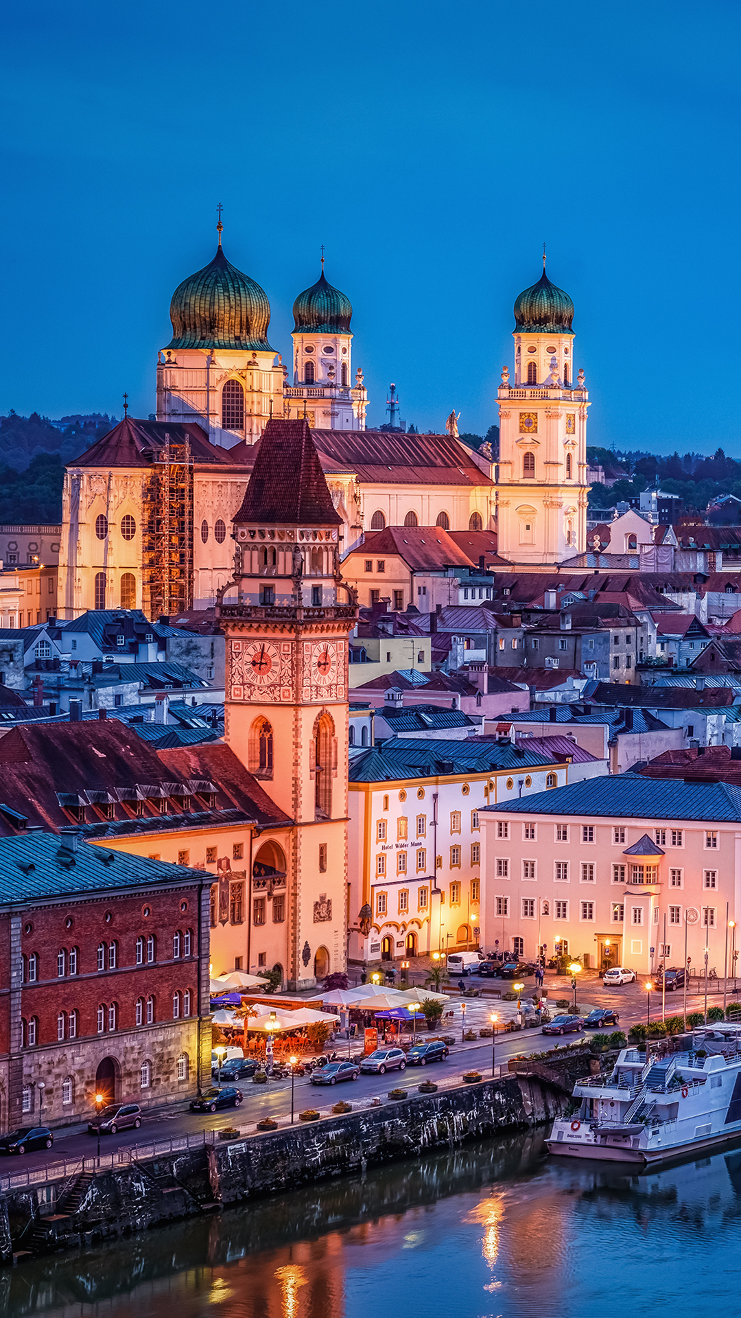 Обои Пассау, река Дунай, здание, окно, синий в разрешении 1080x1920