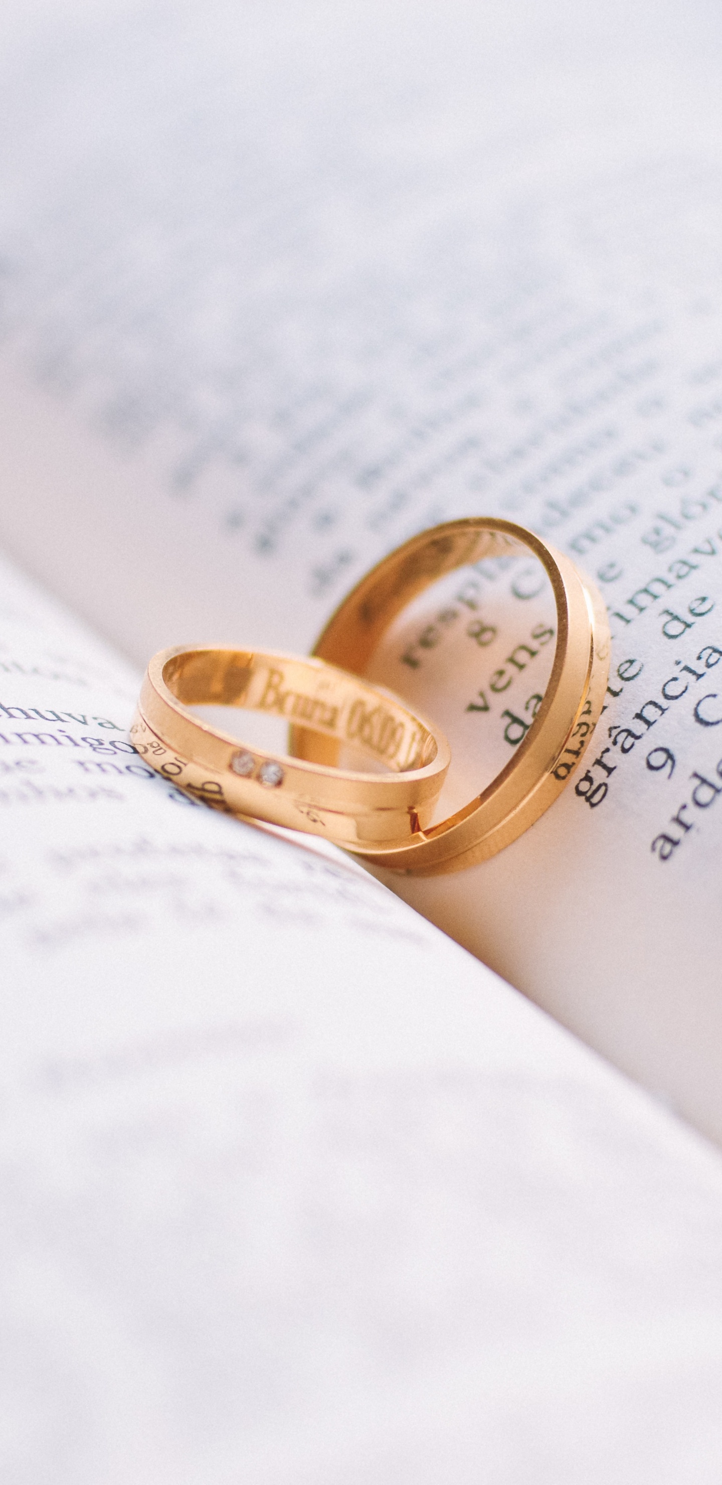 Обои текст, обручальное кольцо, свадебная церемония поставки, модный аксессуар, ювелирные изделия в разрешении 1440x2960