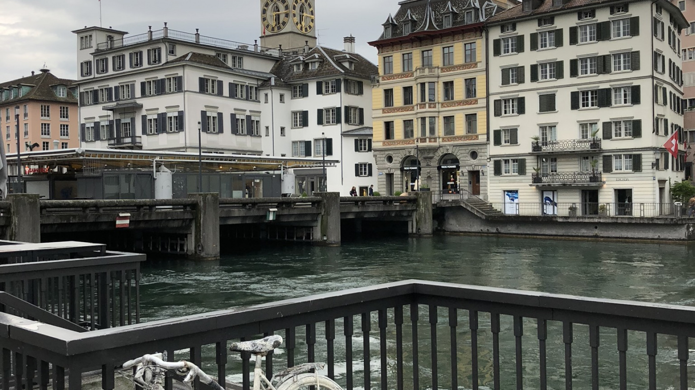 Обои вдоль реки, велосипедная шина, колесо, велосипедное колесо, обод колеса велосипеда в разрешении 1366x768