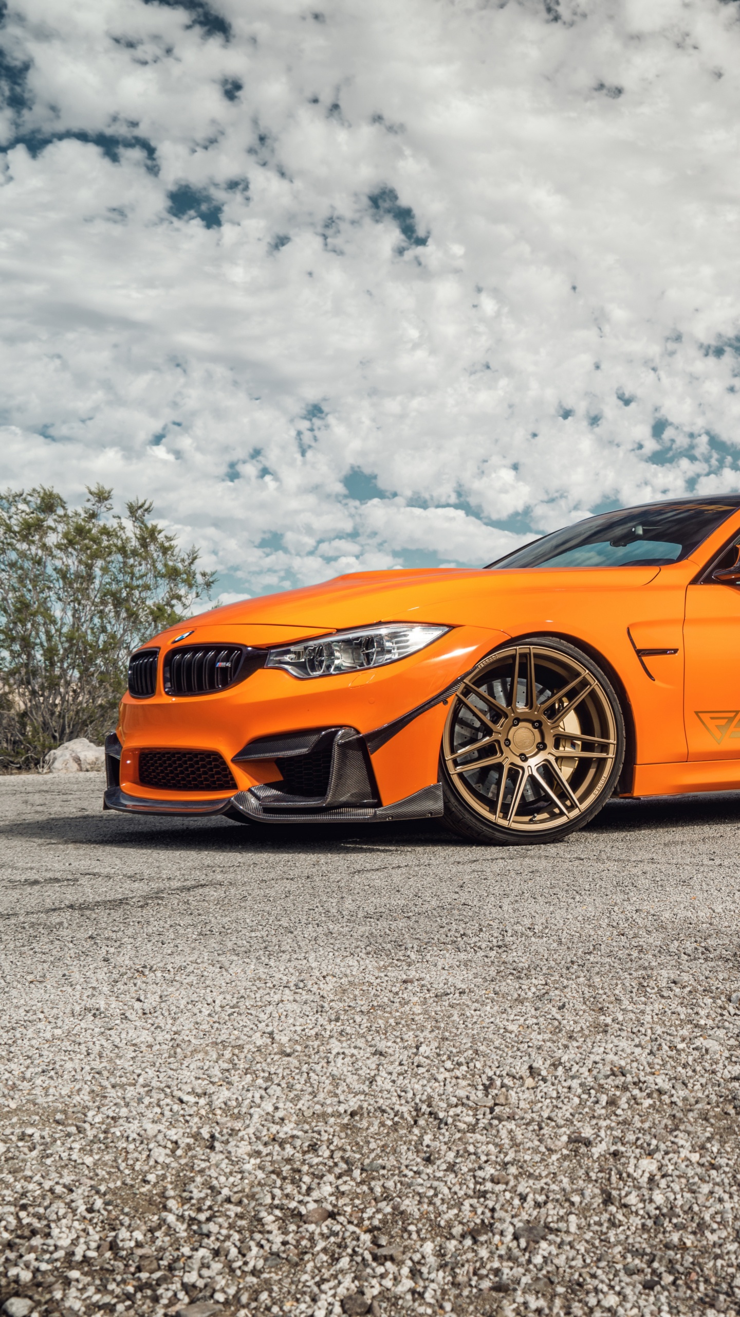 Обои авто, колесо, обод, желтый, bmw в разрешении 1440x2560