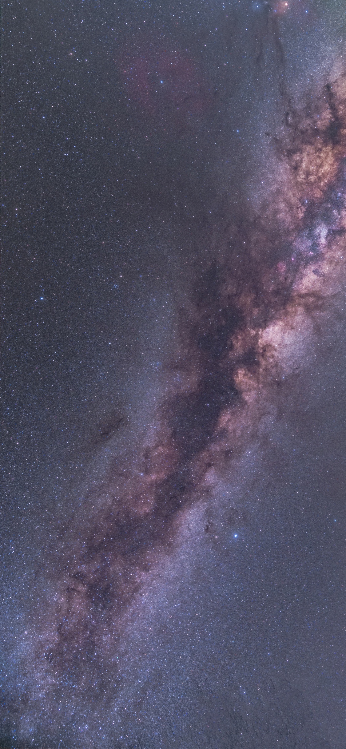 Обои Млечный Путь, маяк на острове Кана, атмосфера, Галактика, астрономический объект в разрешении 1125x2436