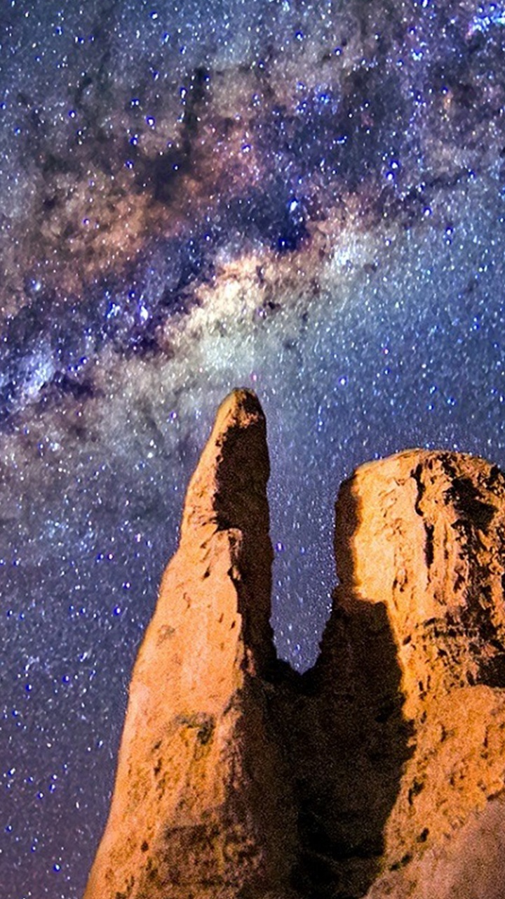 Обои Млечный Путь, Галактика, ночное небо, звезда, спиральная Галактика в разрешении 720x1280