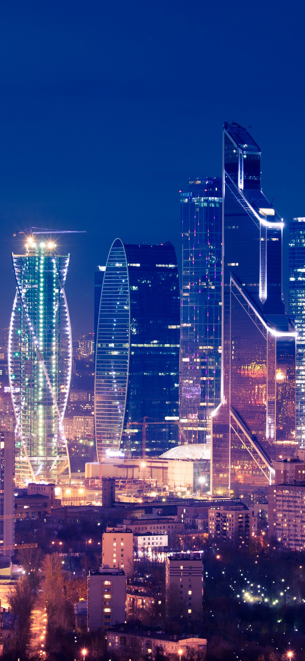 Обои Москва, город, городской пейзаж, метрополия, городской район в разрешении 1242x2688