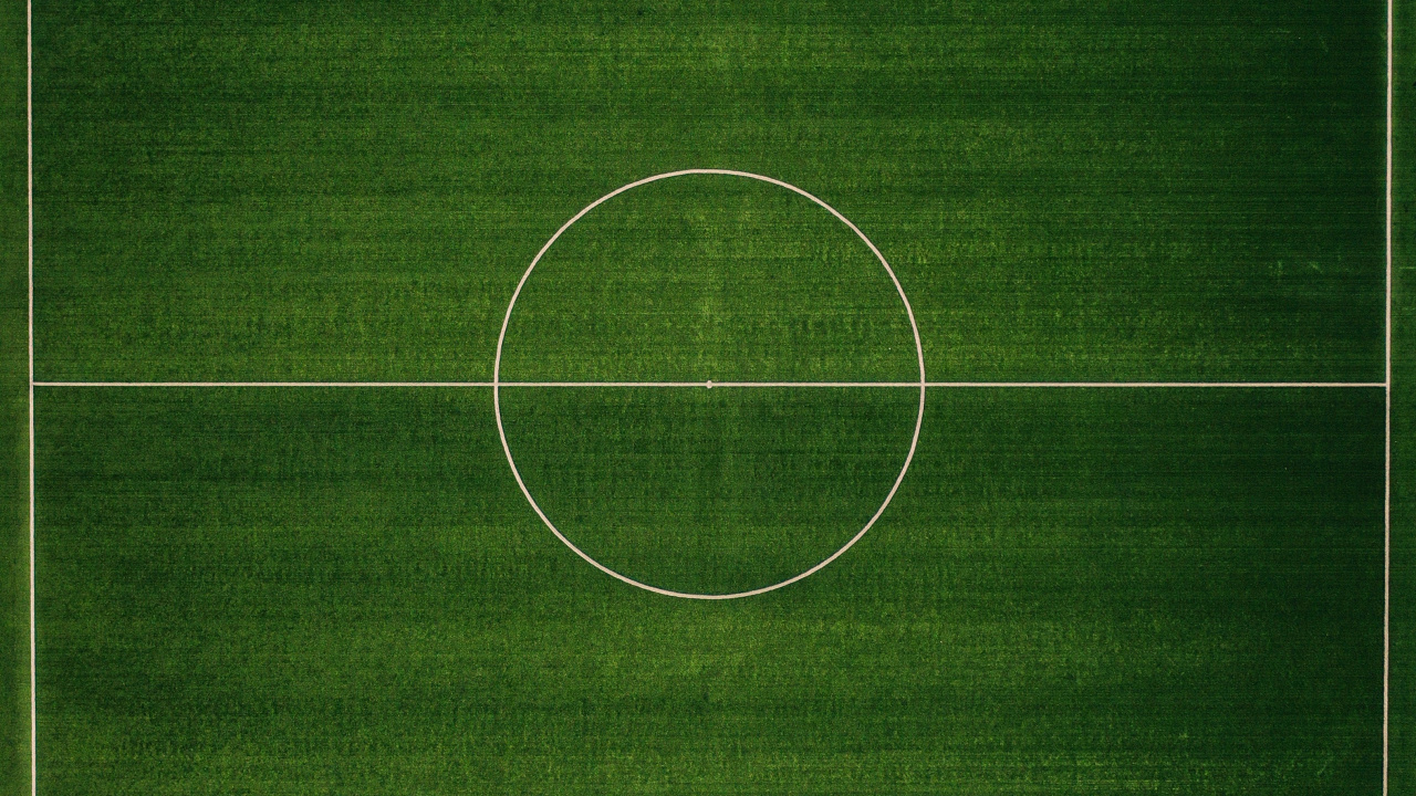 Обои футбольное поле, стадион, спортивные объекты, зеленый, футбол в разрешении 1280x720