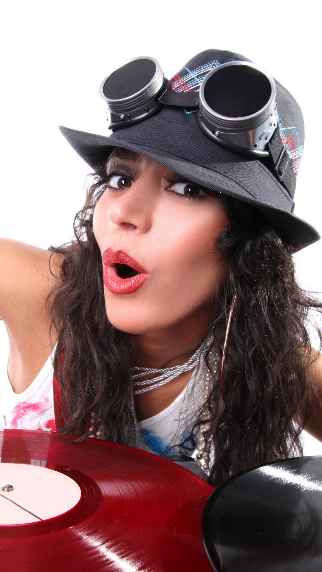 Обои шлем, диск жокей, звуковое оборудование, модный аксессуар, головной убор в разрешении 1080x1920