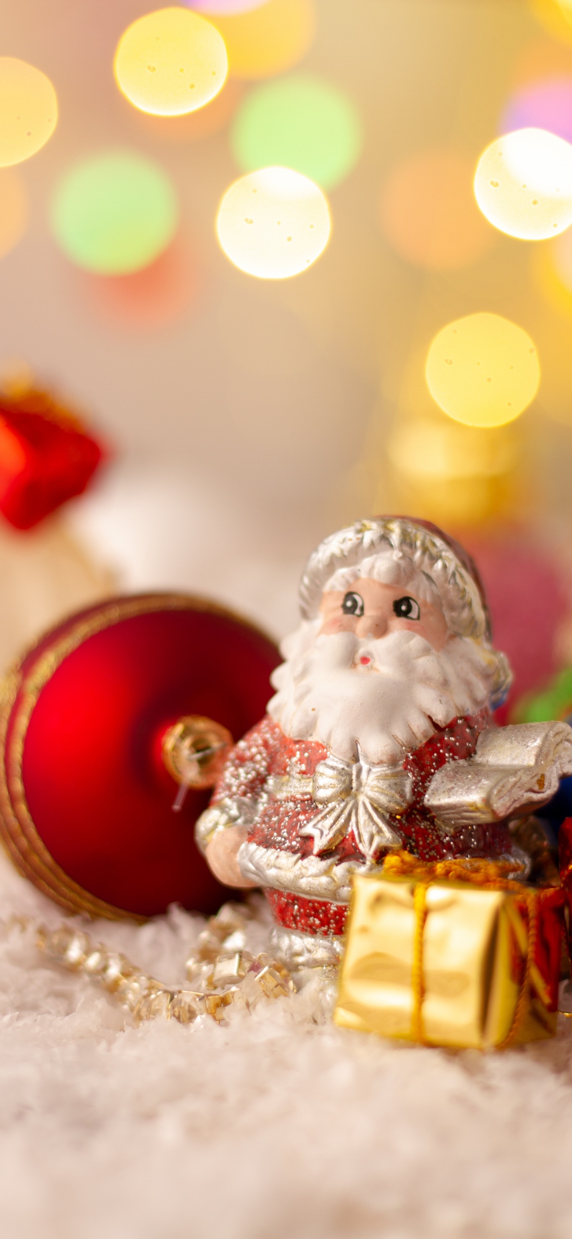 Обои Рождественский день, Санта-Клаус, Дед Мороз, рождественский орнамент, Рождество в разрешении 1125x2436