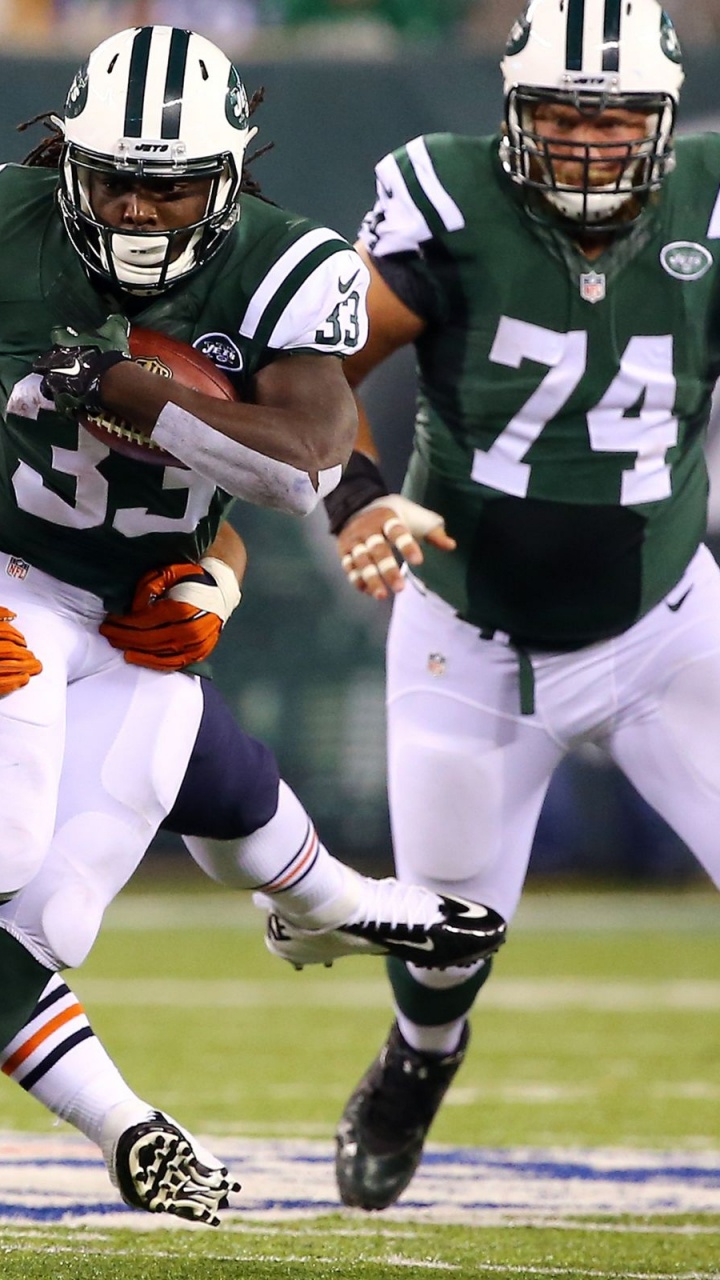 Обои американский футбол, оборонительные снасти, игрок, канадский футбол, футбольное поле футбол в разрешении 720x1280