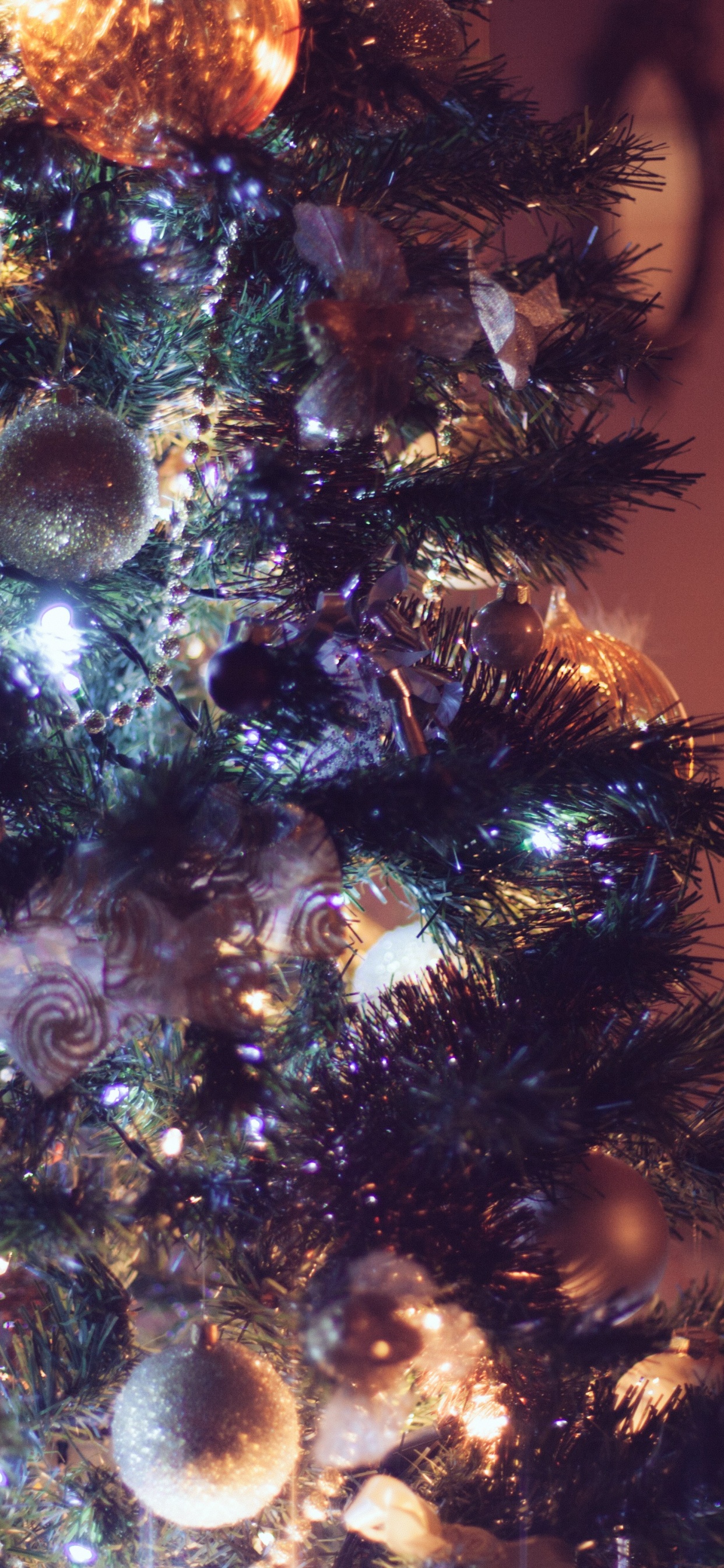 Обои елка, рождественский орнамент, Рождественский день, праздник, Рождественские украшения в разрешении 1242x2688