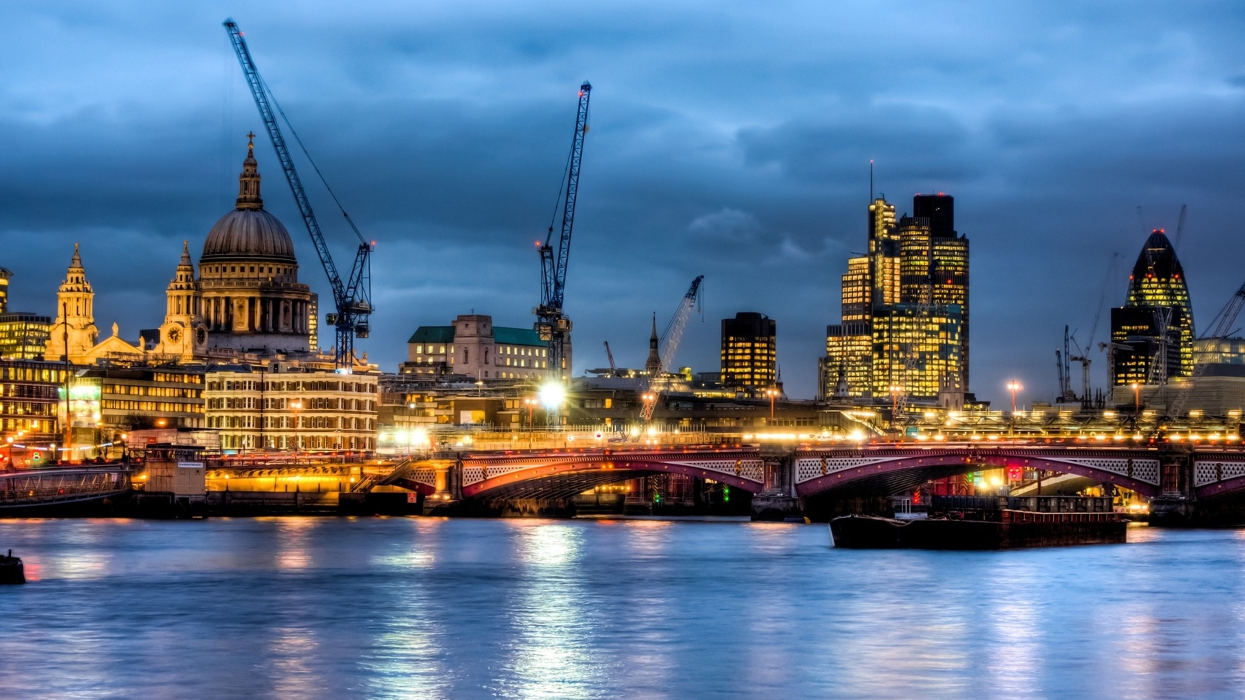 Обои городской пейзаж, город, линия горизонта, ориентир, городской район в разрешении 2560x1440