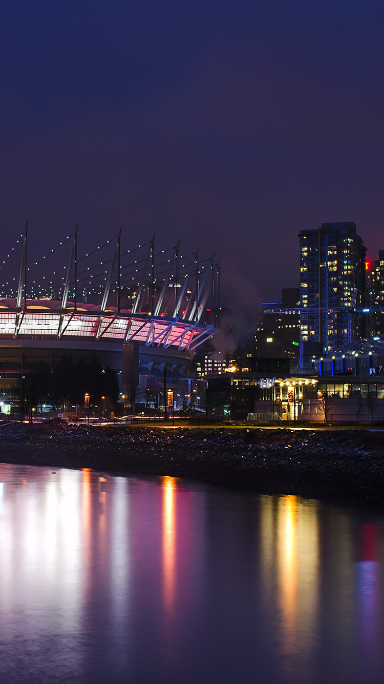 Обои стадион, ночь, отражение, городской пейзаж, ориентир в разрешении 750x1334