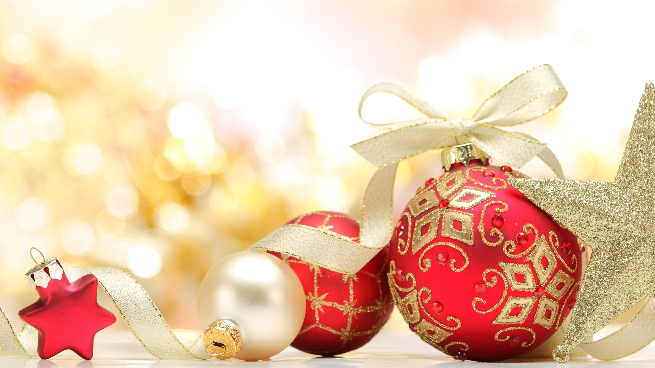 Обои Рождественский день, праздник, Рождественская открытка, Новый год, рождественский орнамент в разрешении 2560x1440