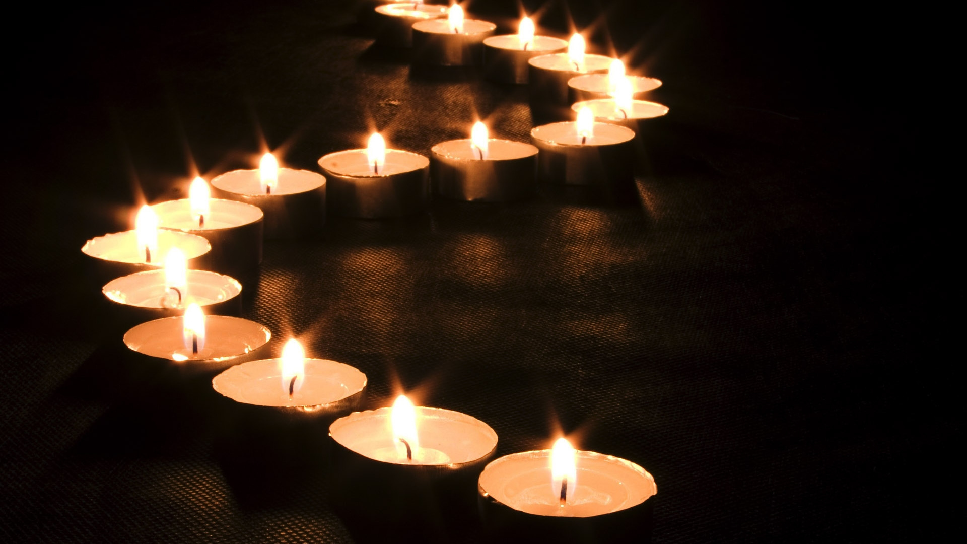 Обои свеча, освещение, свет, свечки, декор в разрешении 1920x1080