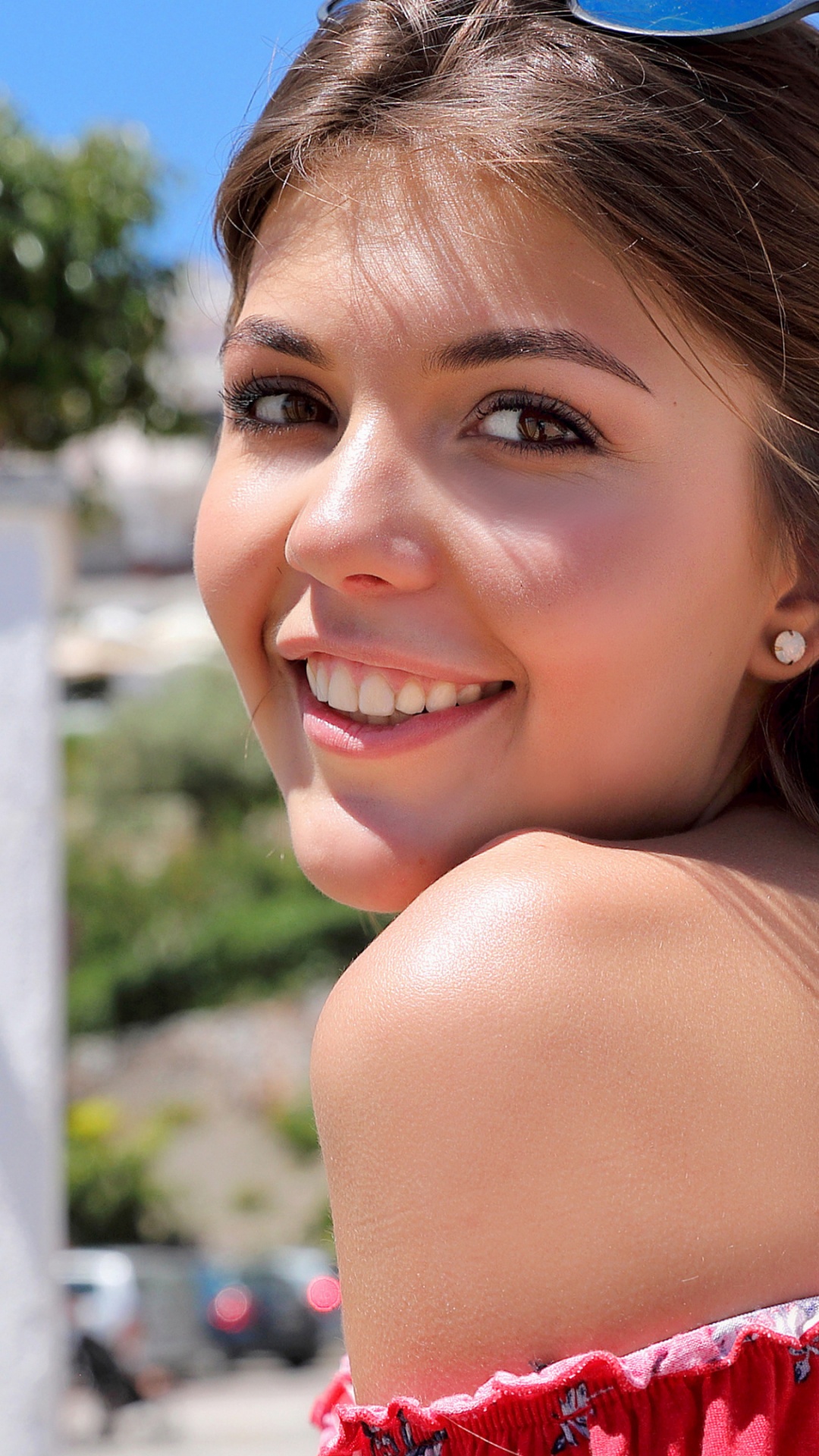 Обои красота, улыбка, попса, губа, синий в разрешении 1080x1920