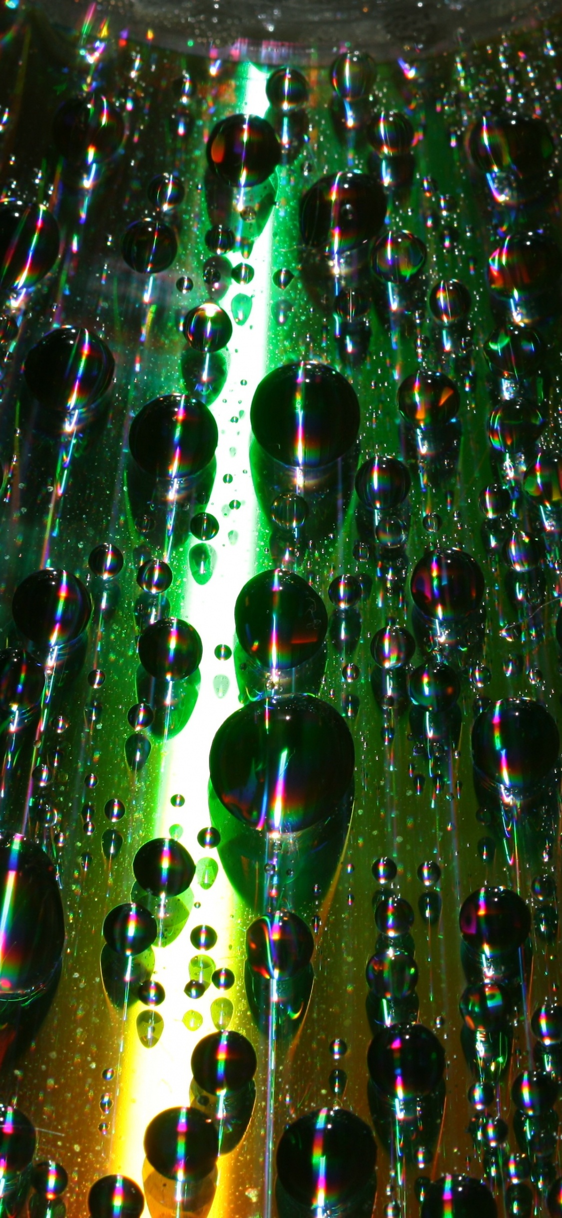 Обои зеленый, вода, свет, ночь, технологии в разрешении 1125x2436