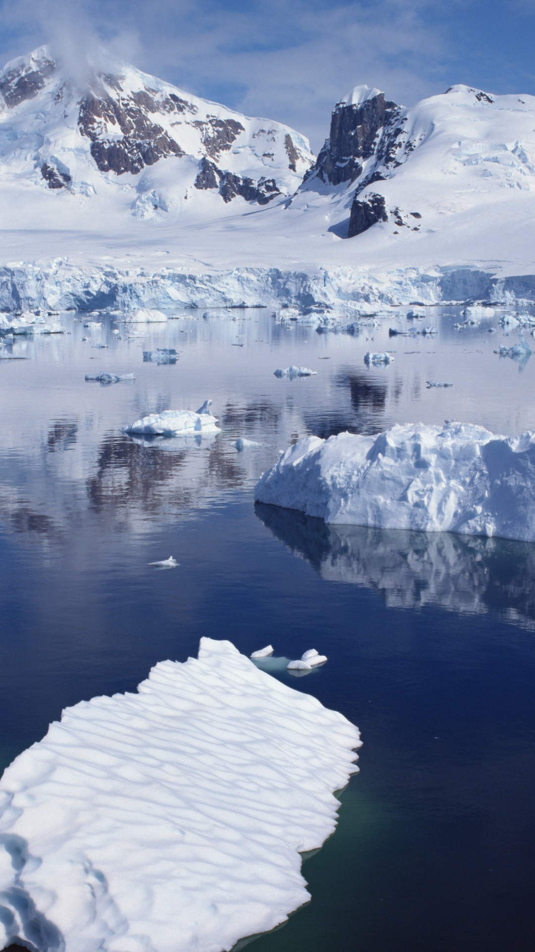 Обои айсберг, ледник, полярные льды, ледниковое озеро, лед в разрешении 1080x1920