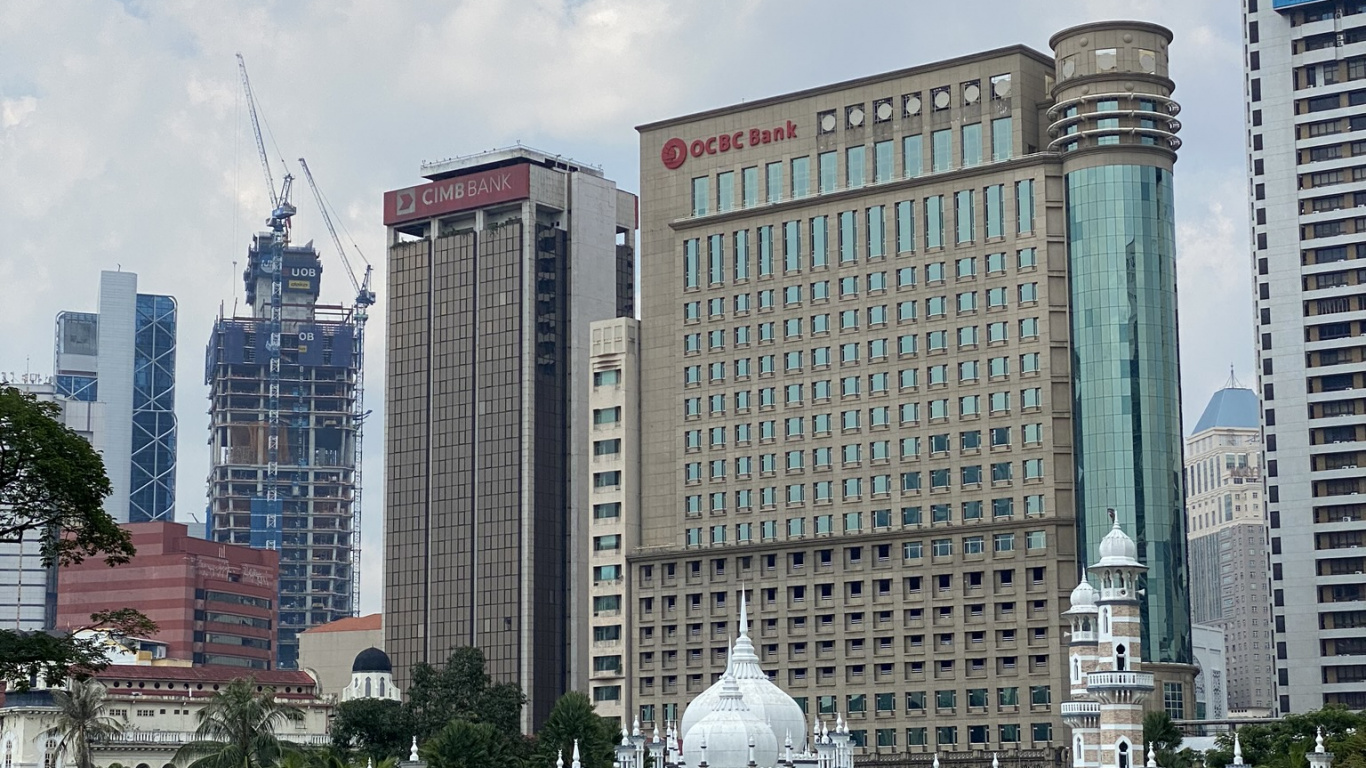 Обои Куала Лумпур, башня, дневное время, облако, город в разрешении 1366x768