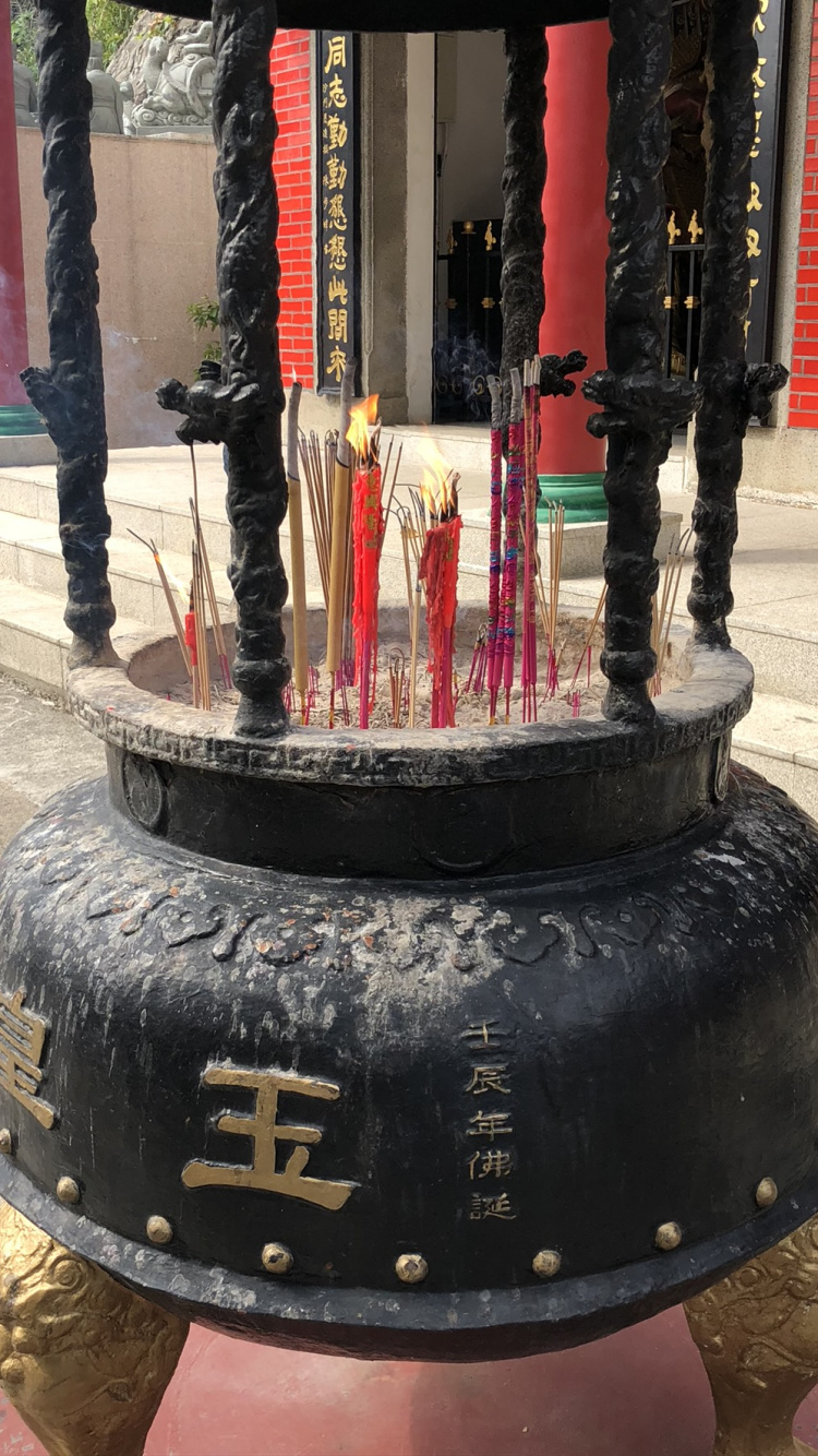 Обои скамейка, святое место, Джосс палку, ладан, идиофон в разрешении 750x1334