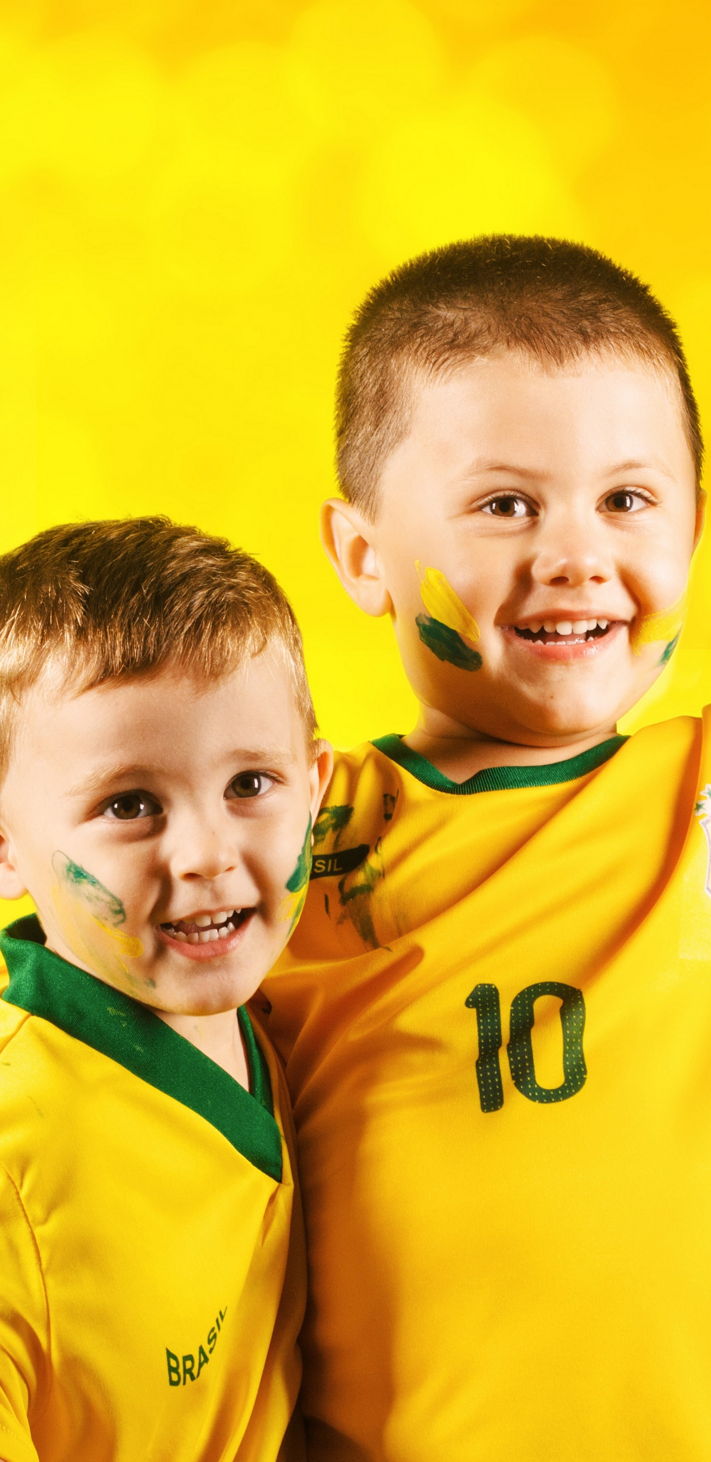 Обои Бразилия футбол, сборная Бразилии по футболу, Бразилия, Футбол в Бразилии, желтый в разрешении 1440x2960