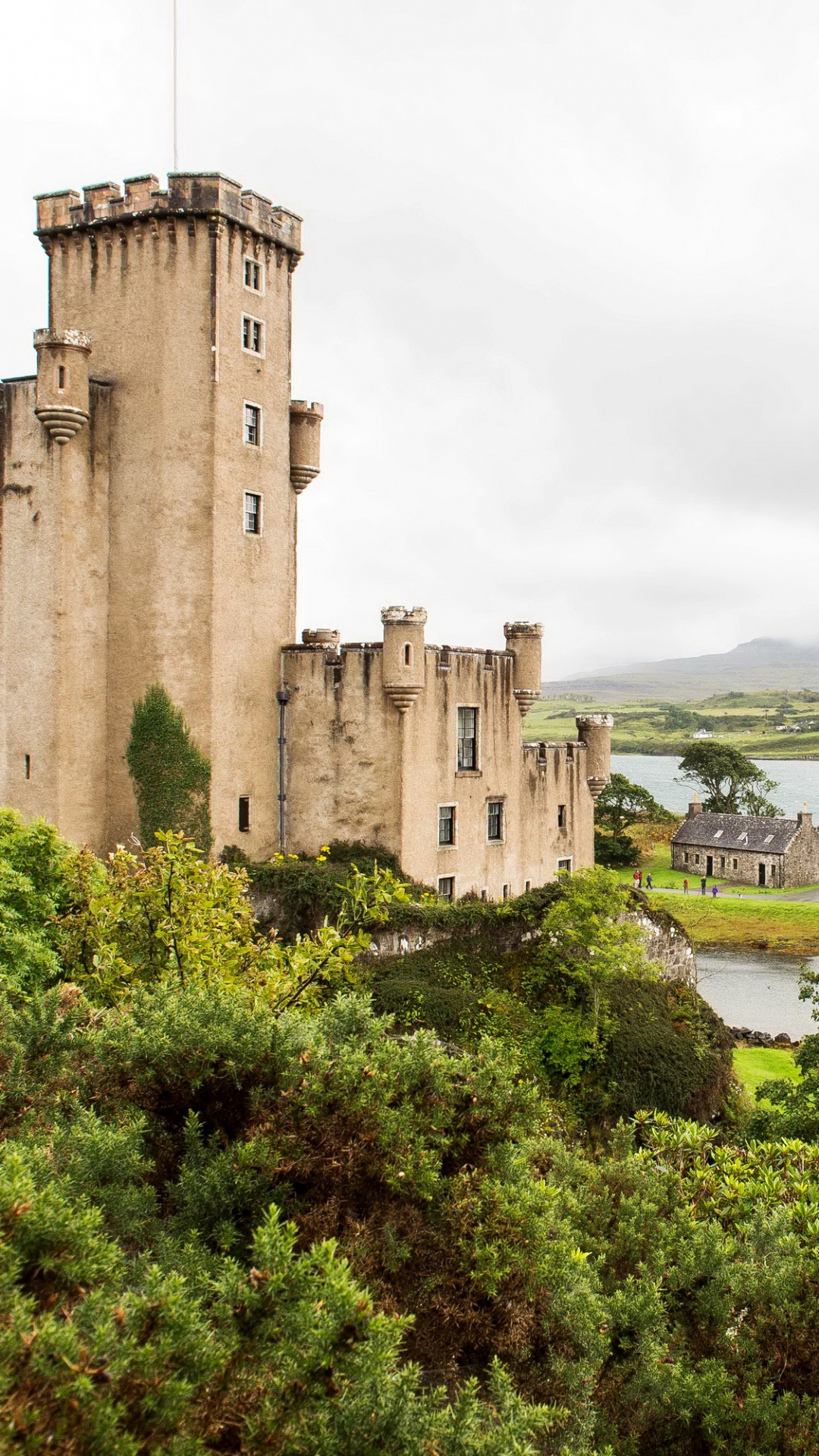 Обои Замок Данвеган, Данвеган, Сад Замка Данвеган, замок, фортификация в разрешении 1080x1920