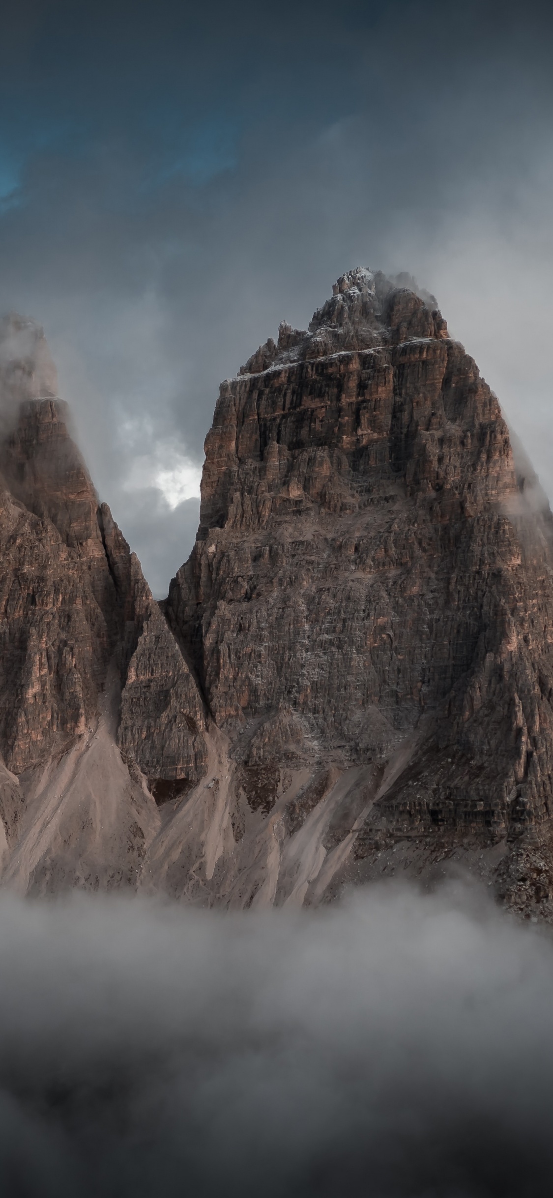 Обои гора, геология, атмосфера, небо, горный рельеф в разрешении 1125x2436