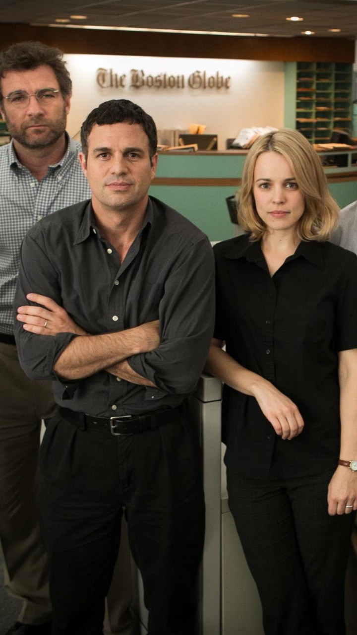 Обои Марк Руффало, Майкл Китон, социальная группа, событие, команда в разрешении 720x1280