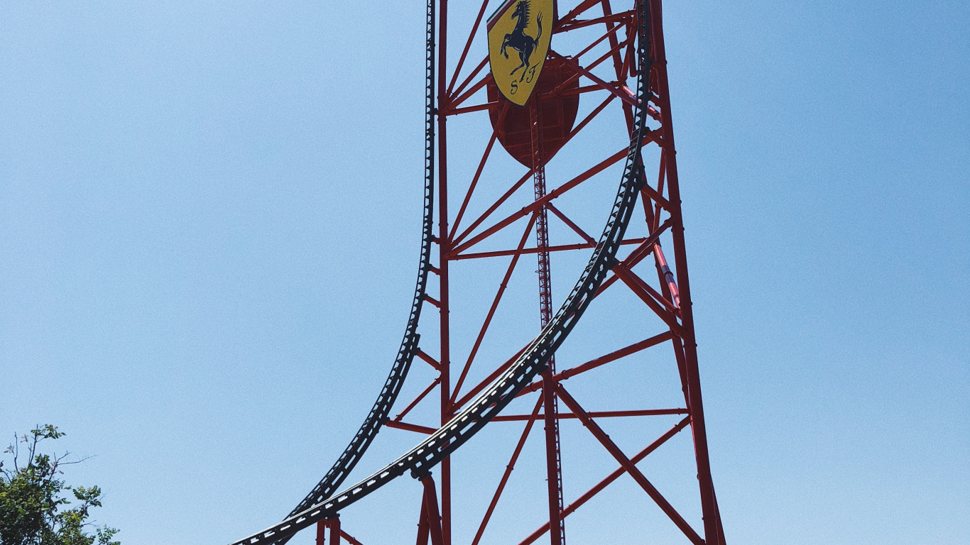 Обои горки, колесо обозрения, дорога, инфраструктура, дорожное покрытие в разрешении 1366x768