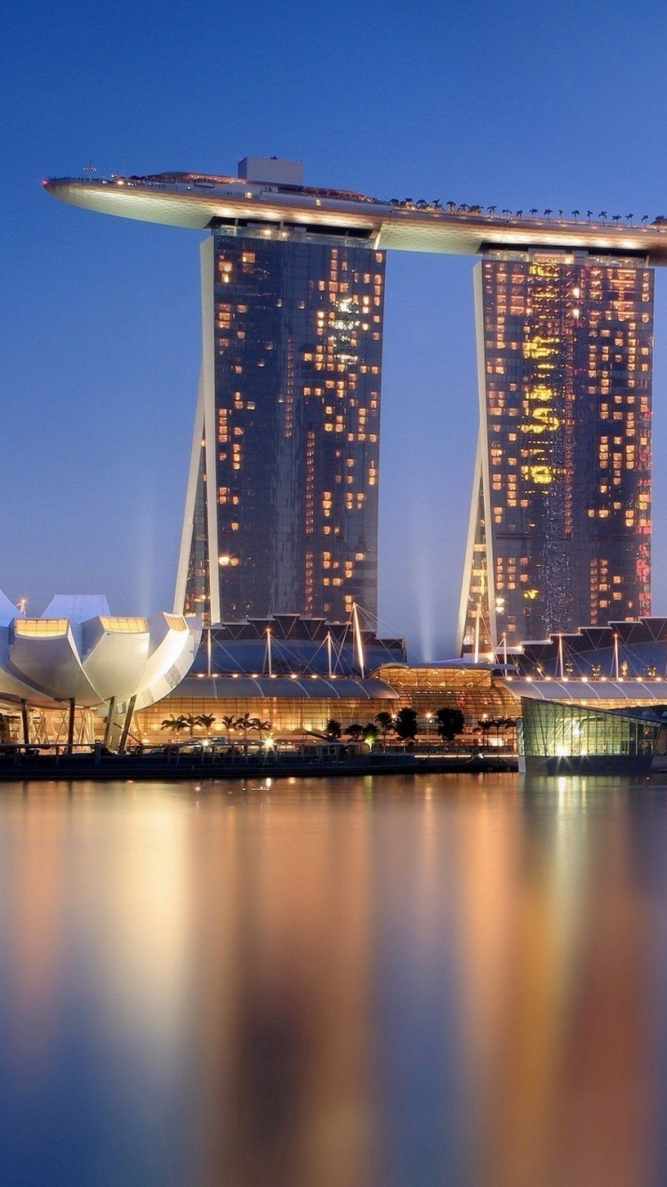 Обои ориентир, отражение, город, городской пейзаж, туризм в разрешении 750x1334