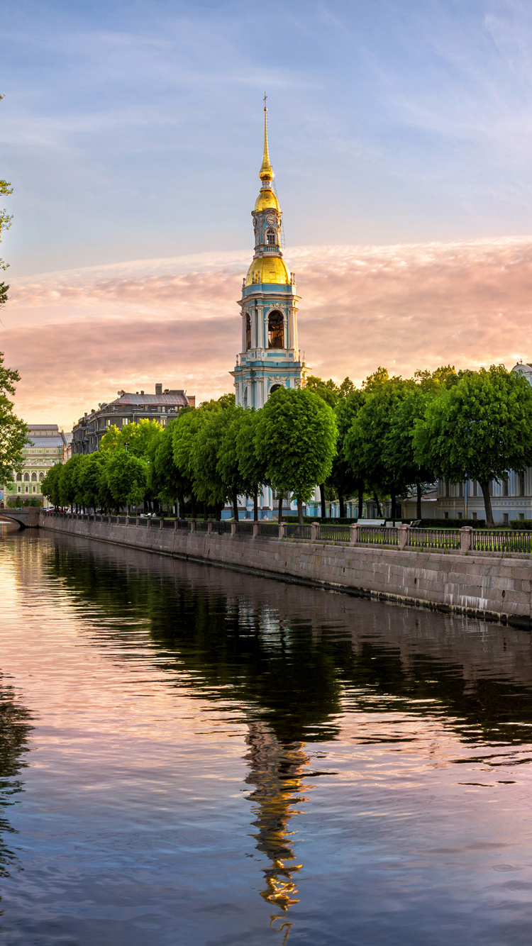 Обои cathdrale Сен-Николя-де-Маринс, путешествие, достопримечательность, гид, отражение в разрешении 750x1334