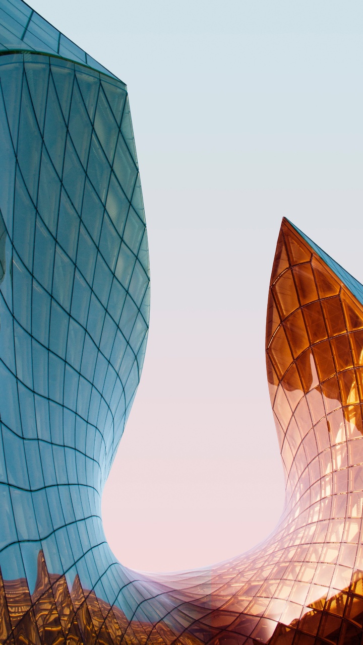 Обои здание, небо, ориентир, отражение, линия в разрешении 720x1280