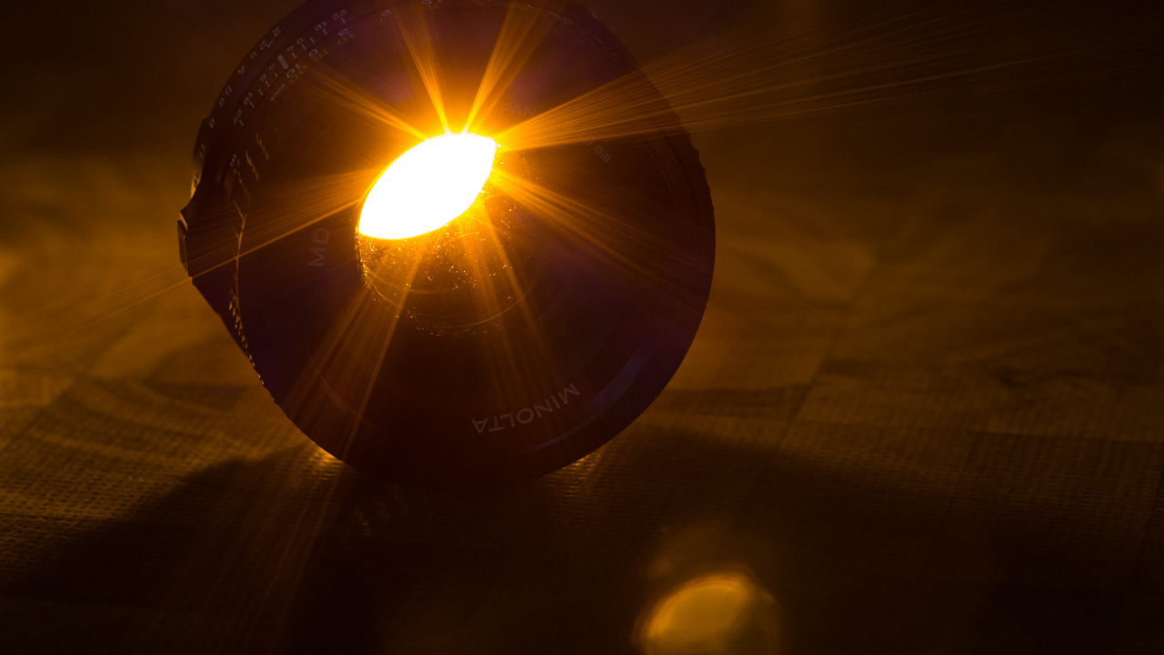 Обои камера, объектив камеры, блик, свет, освещение в разрешении 1280x720