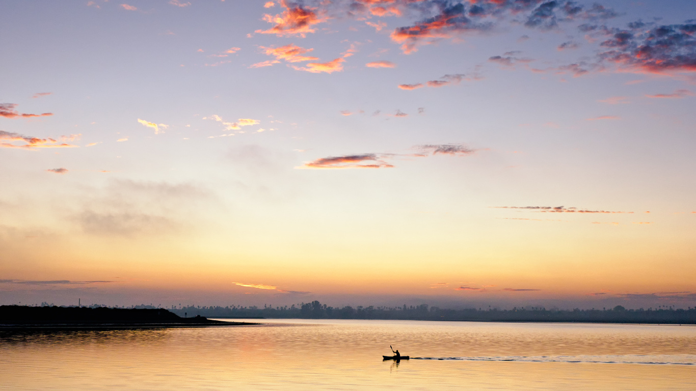 Обои закат, горизонт, послесвечение, облако, вода в разрешении 1366x768