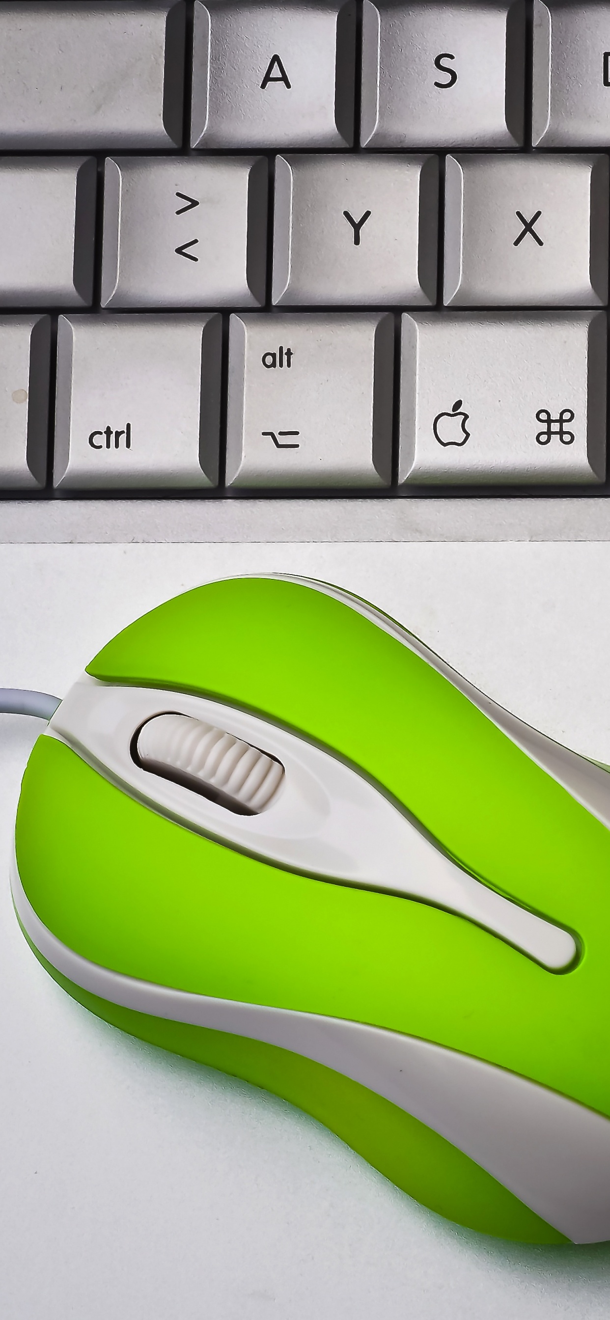 Обои Apple МасВоок Pro, apple, устройство ввода, пробел, электронное устройство в разрешении 1242x2688