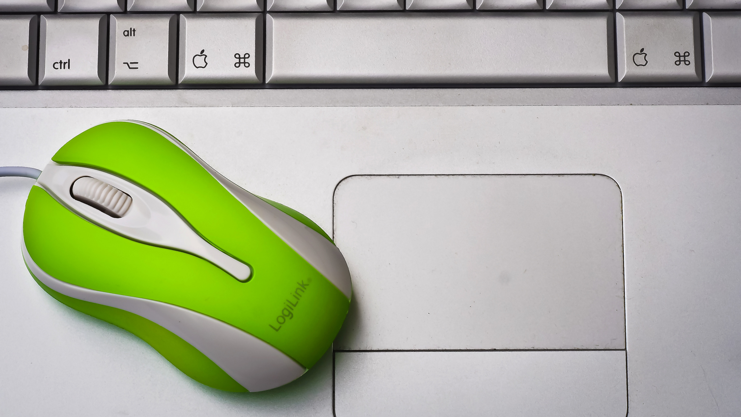 Обои Apple МасВоок Pro, apple, устройство ввода, пробел, электронное устройство в разрешении 2560x1440